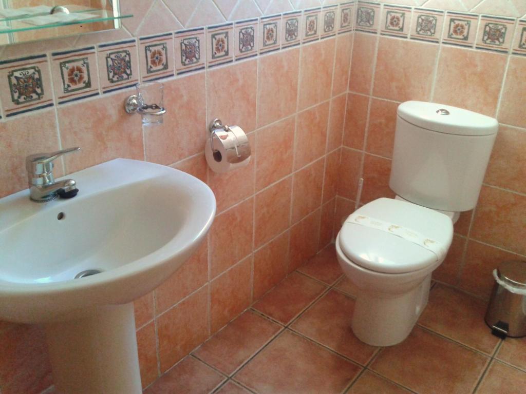 Hotel Restaurante Vinas Viejas Fuentes de Ayódar Dış mekan fotoğraf